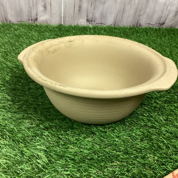 The Pampered Chef Stoneware Baking Bowl - Picture 8 of 12